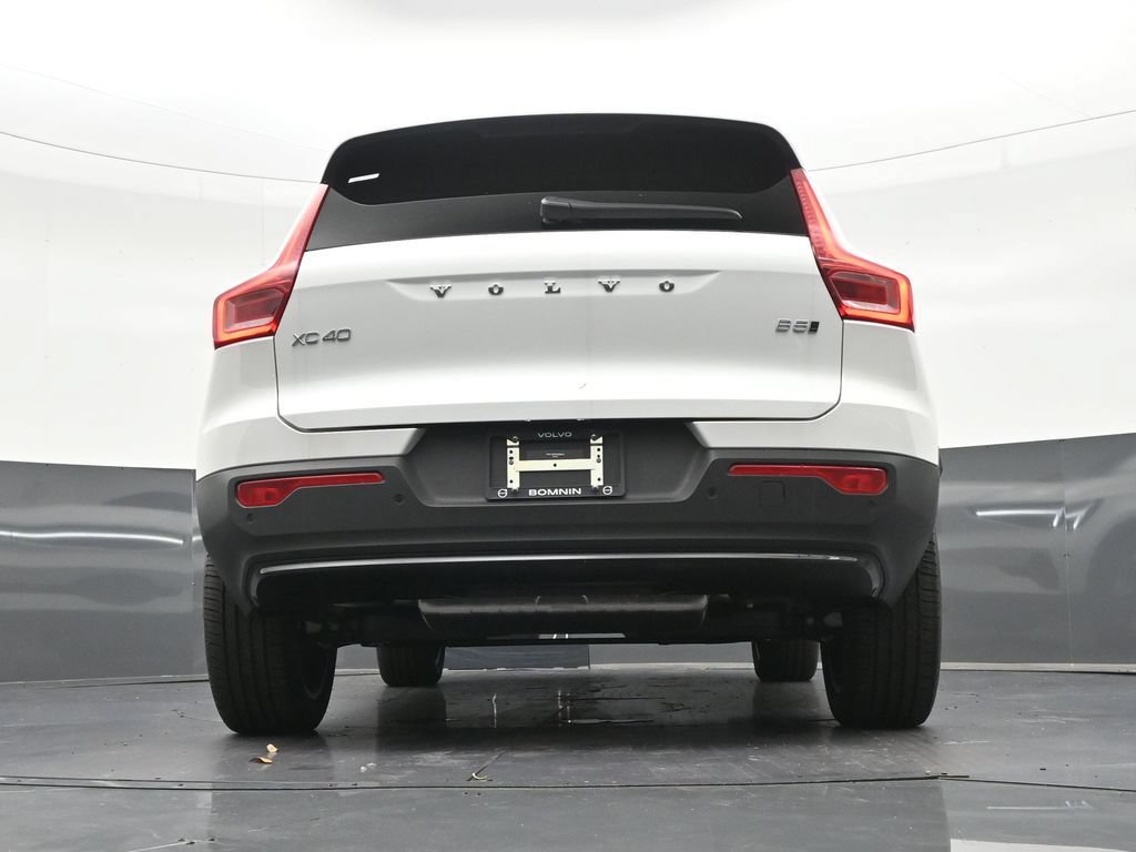 New 2026 Volvo XC40 B5 Plus w/ Climate Package AWD/4WD image 25