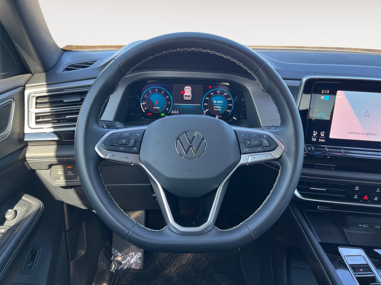 Certified 2024 Volkswagen Atlas Cross Sport SE w/ Panoramic Sunroof Package image 13