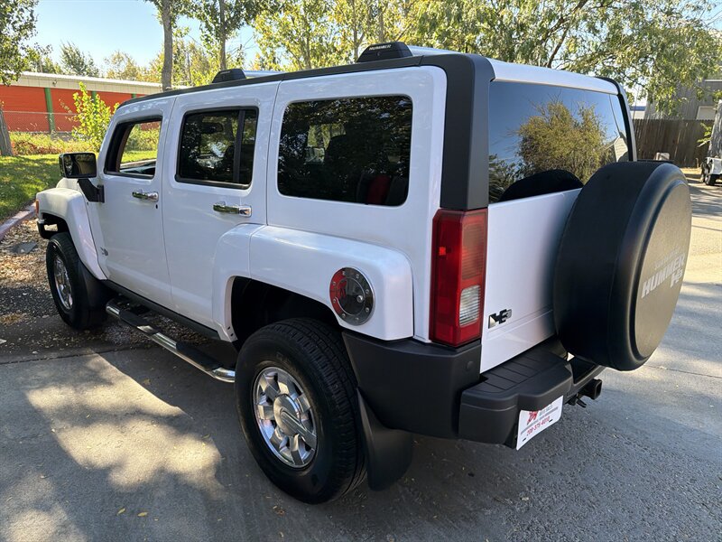 Used 2007 HUMMER H3 AWD/4WD image 3