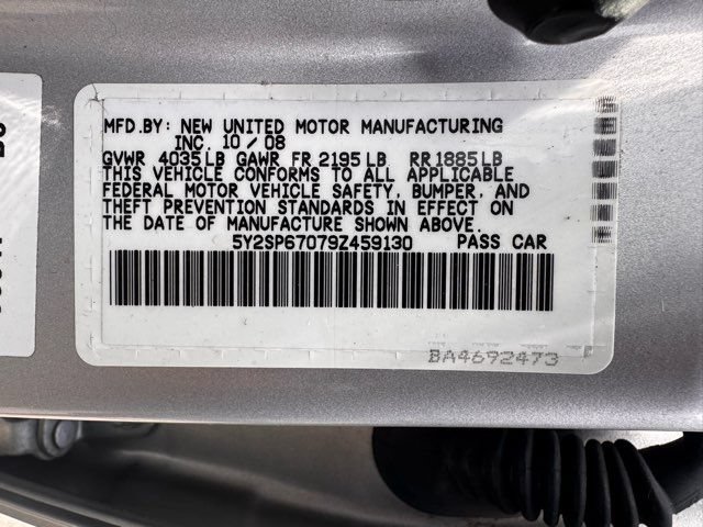 Used 2009 Pontiac Vibe w/ Preferred Package FWD image 11