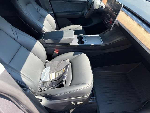 Used 2025 Tesla Model Y Long Range RWD image 15