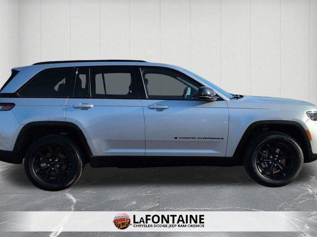 Certified 2024 Jeep Grand Cherokee Altitude image 6