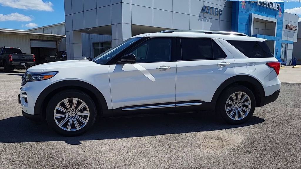 Used 2022 Ford Explorer Limited w/ Limited Technology Package image 3