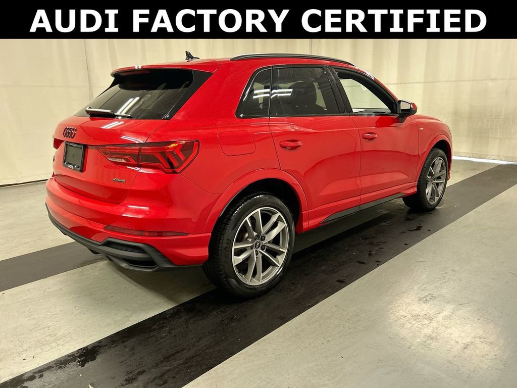 Certified 2025 Audi Q3 2.0T Premium w/ Black Optic Sport Package image 2
