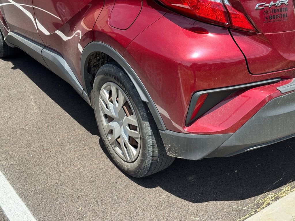 Used 2019 Toyota C-HR LE FWD image 19