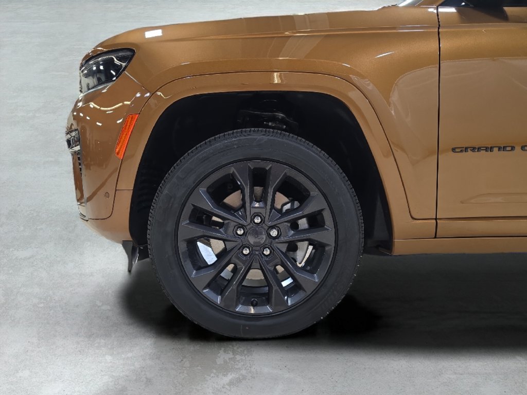 New 2026 Jeep Grand Cherokee L Limited AWD/4WD image 24