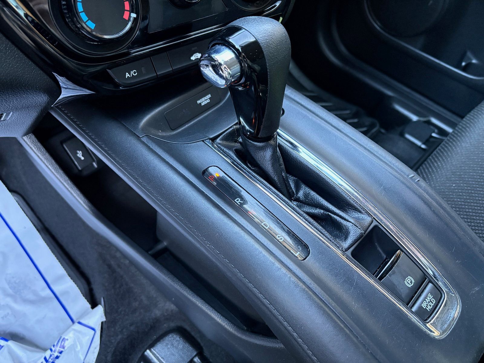 Used 2016 Honda HR-V LX image 34