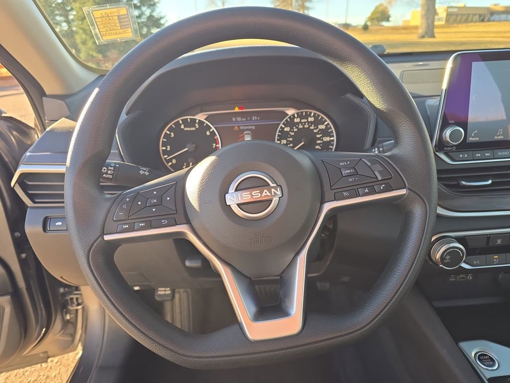 Used 2024 Nissan Altima 2.5 SV image 15