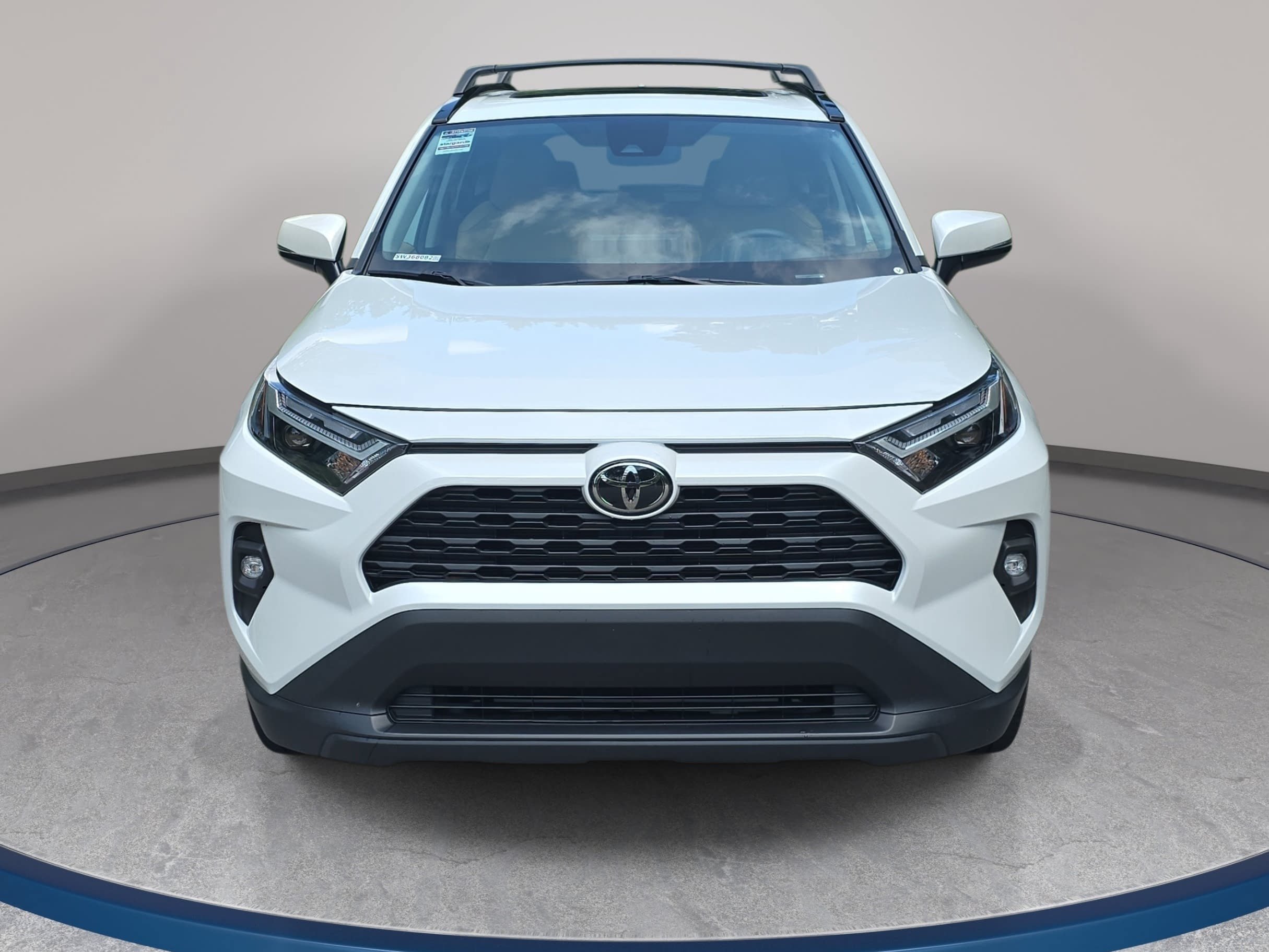 Used 2025 Toyota RAV4 XLE Premium FWD image 2