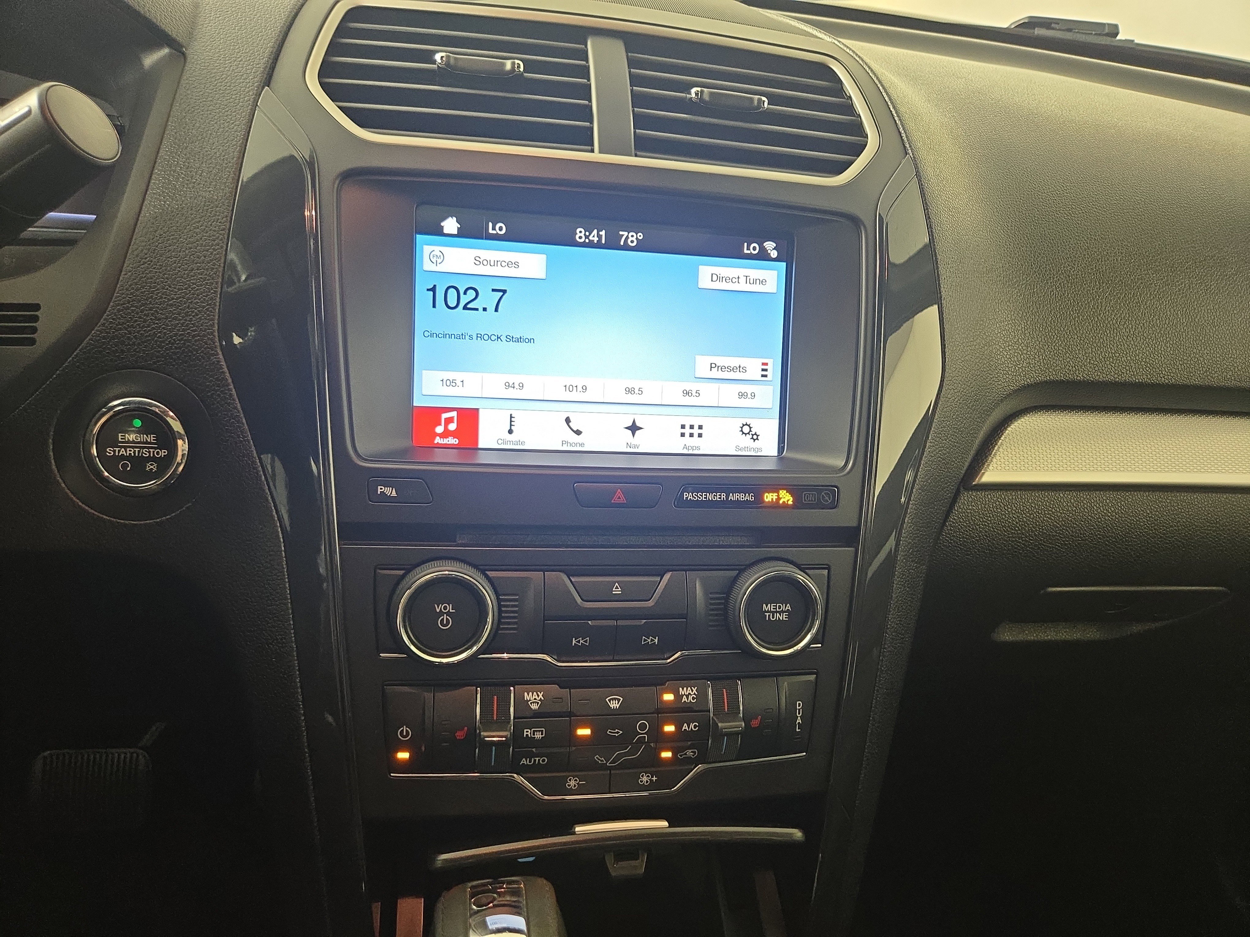 Used 2017 Ford Explorer XLT w/ Equipment Group 202A AWD/4WD image 24