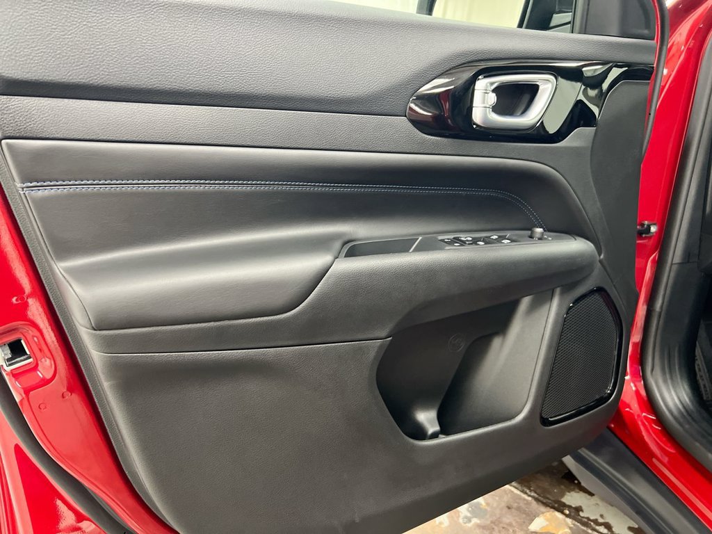 New 2026 Jeep Compass Latitude AWD/4WD image 19