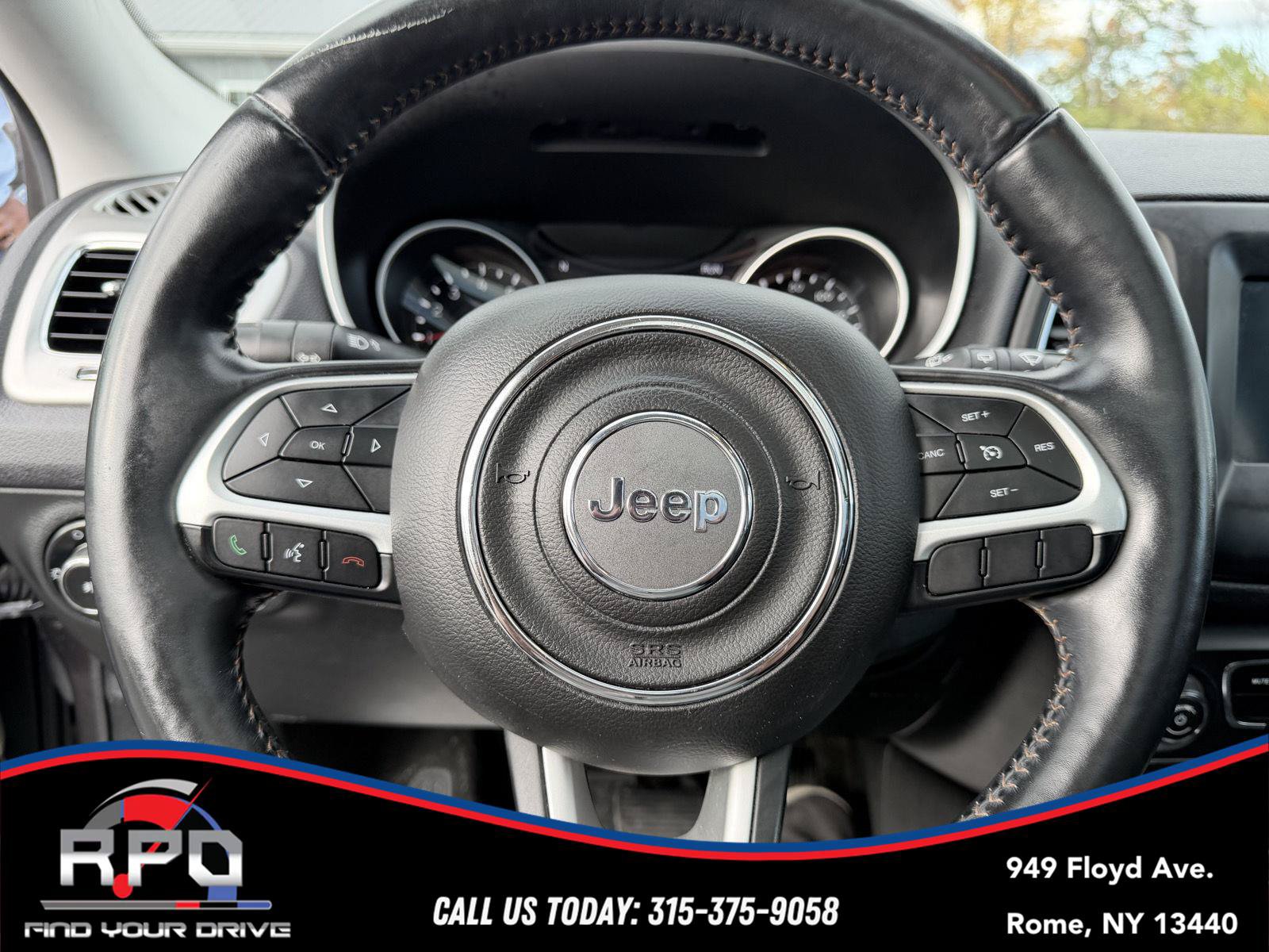 Used 2018 Jeep Compass Latitude AWD/4WD image 17