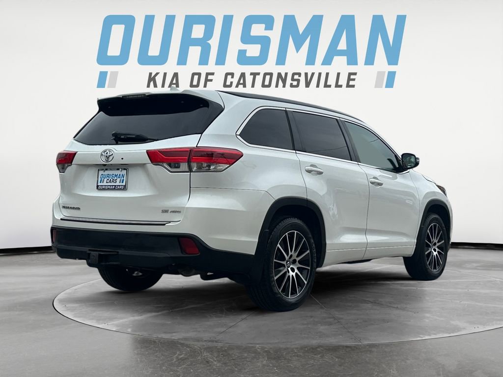Used 2018 Toyota Highlander SE w/ Protection Package #3 image 6