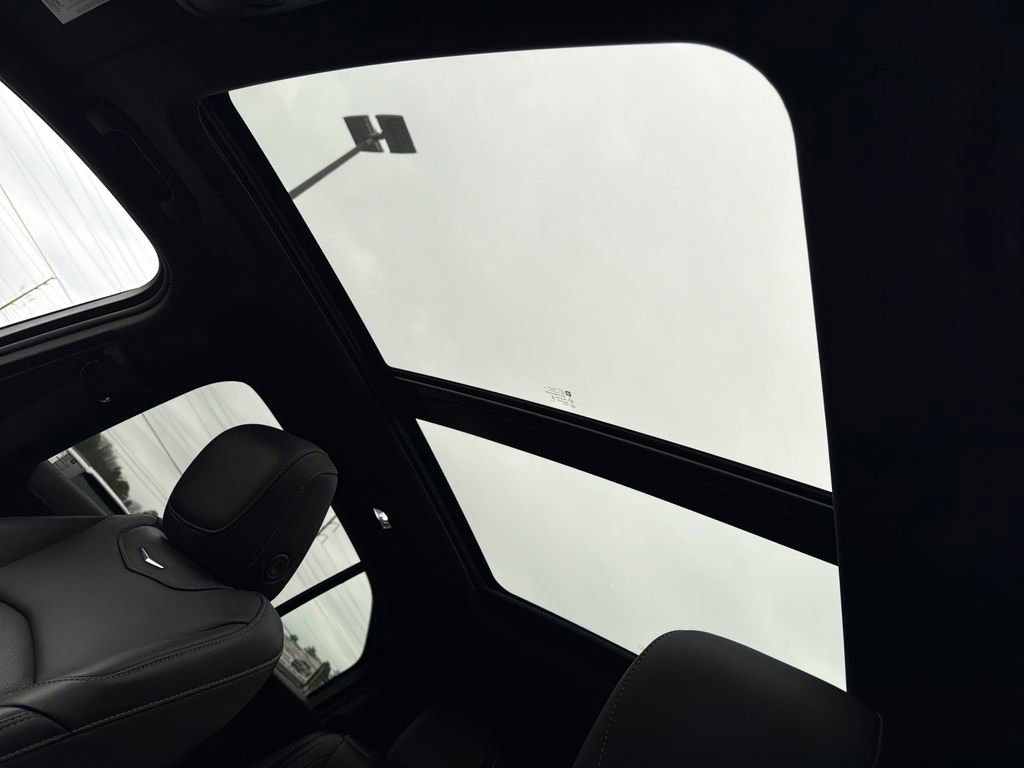 Certified 2025 Cadillac XT4 Premium Luxury w/ Technology Package image 37