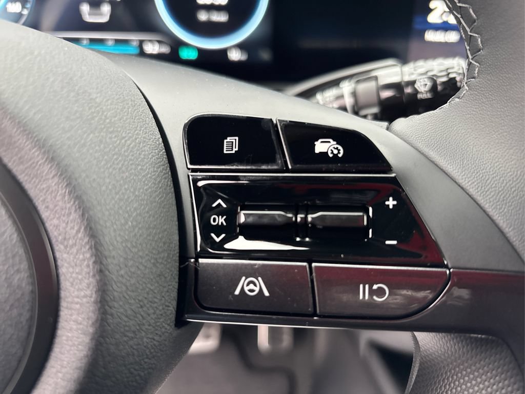 New 2026 Hyundai Elantra SEL FWD image 32