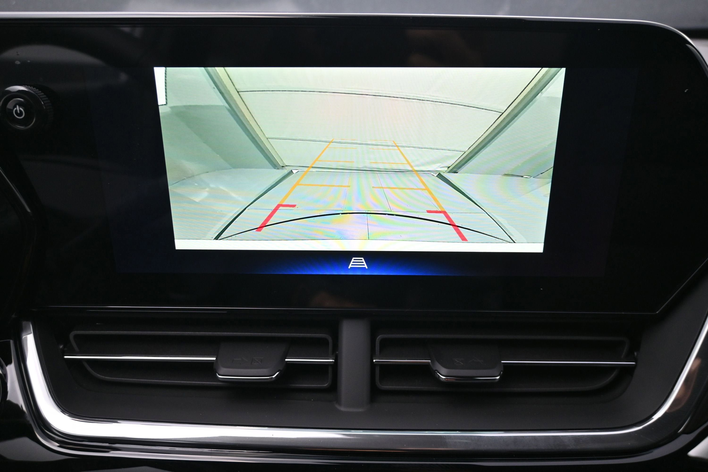New 2026 Chevrolet Trax RS w/ Sunroof Package FWD image 17