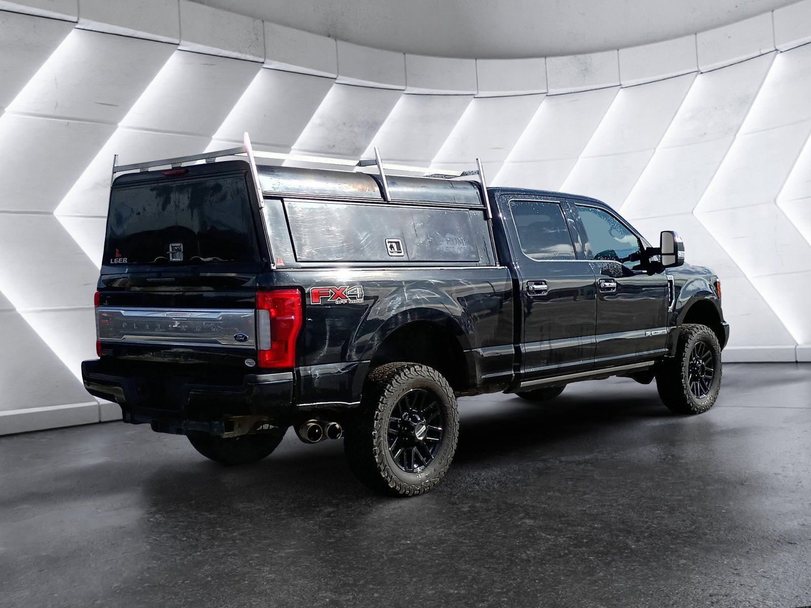 Used 2019 Ford F350 Platinum w/ Platinum Ultimate Package image 6