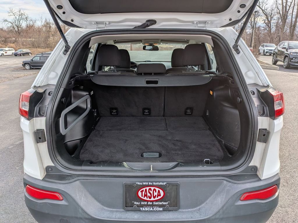 Used 2017 Jeep Cherokee Sport image 5