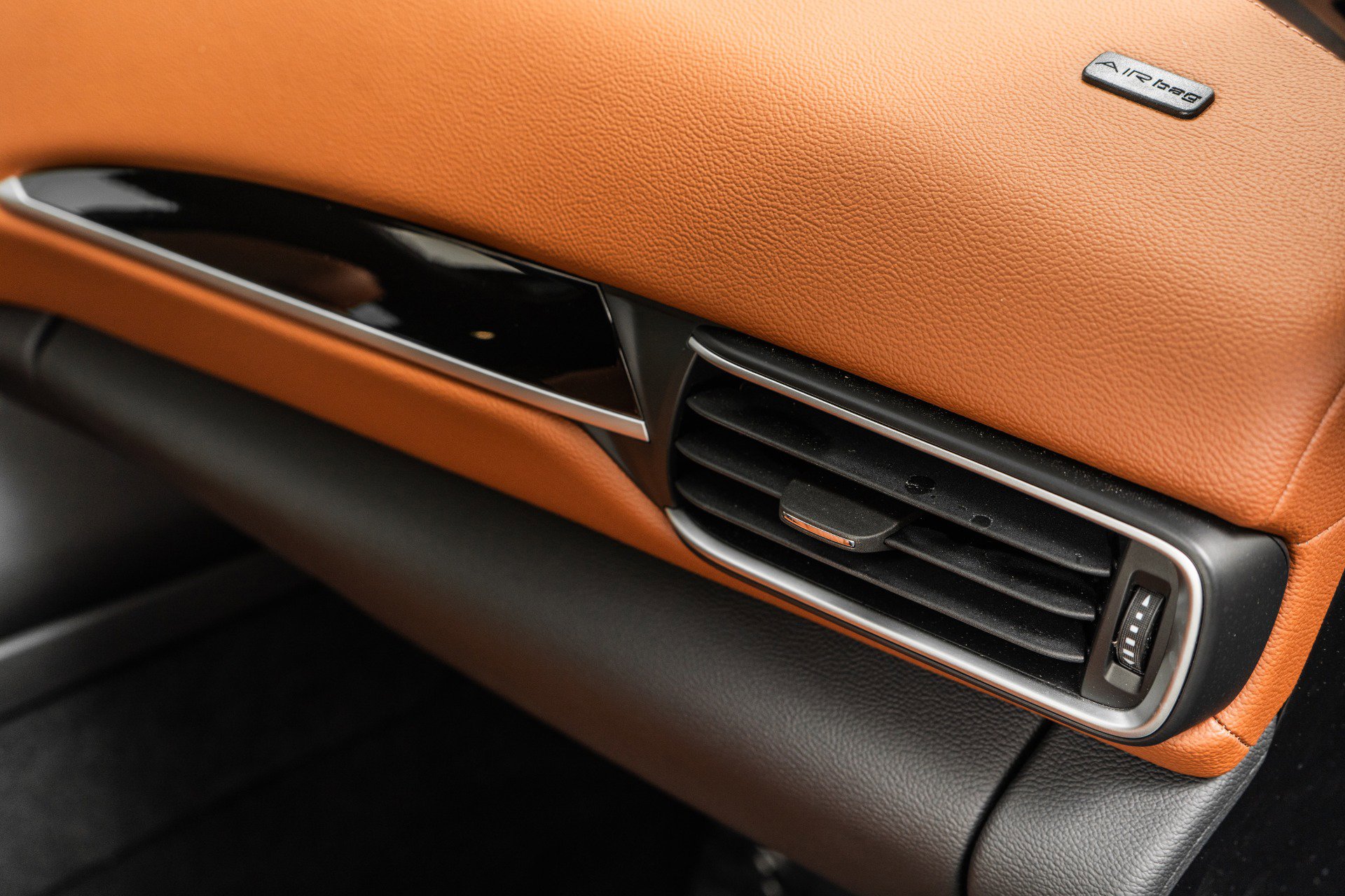 Used 2022 Maserati Levante GT image 30