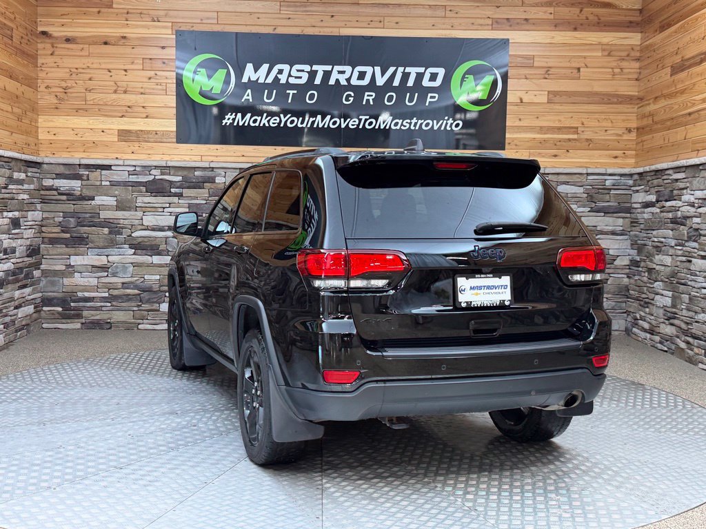 Used 2020 Jeep Grand Cherokee Laredo AWD/4WD image 21
