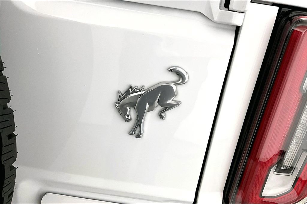 Used 2024 Ford Bronco Outer Banks image 14