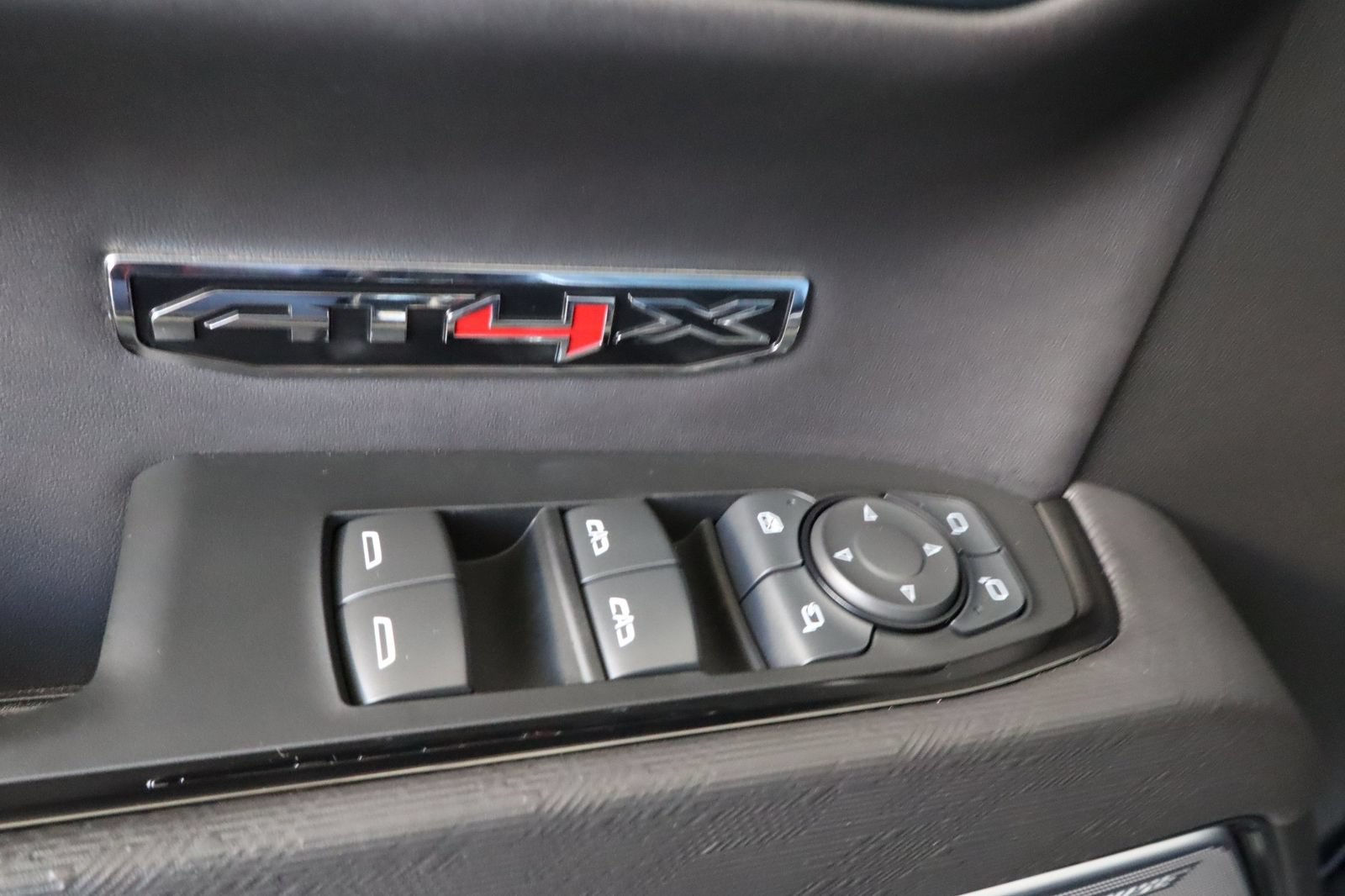 Used 2024 GMC Sierra 1500 AT4X w/ AT4X AEV Edition AWD/4WD image 19