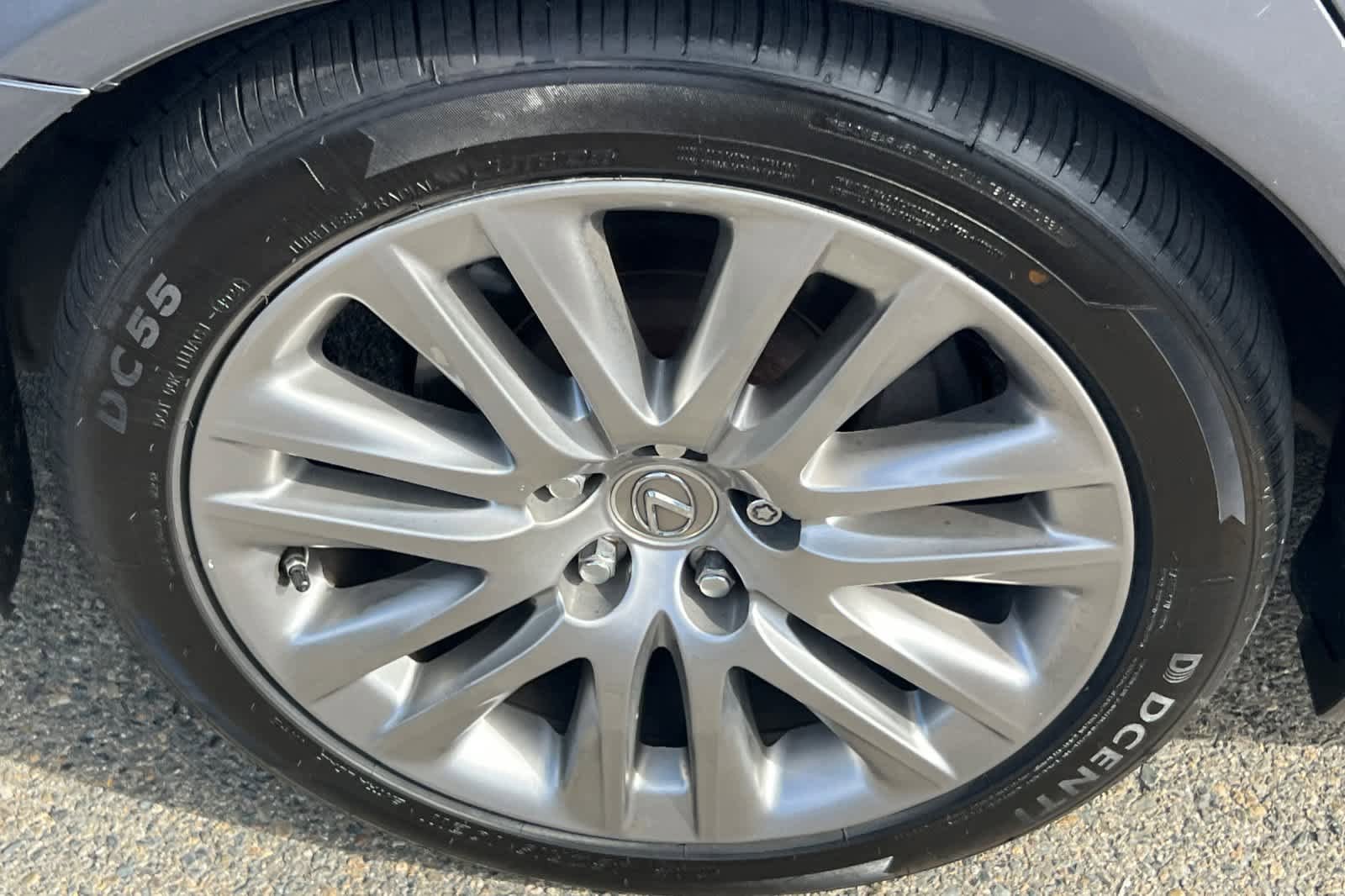 Used 2014 Lexus LS 460 w/ Comfort Package RWD image 17