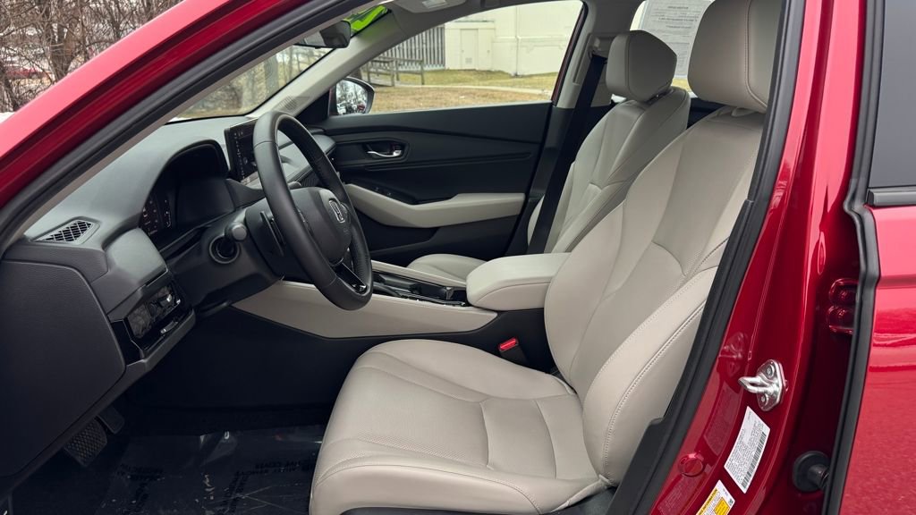 Used 2025 Honda Accord EX-L image 16
