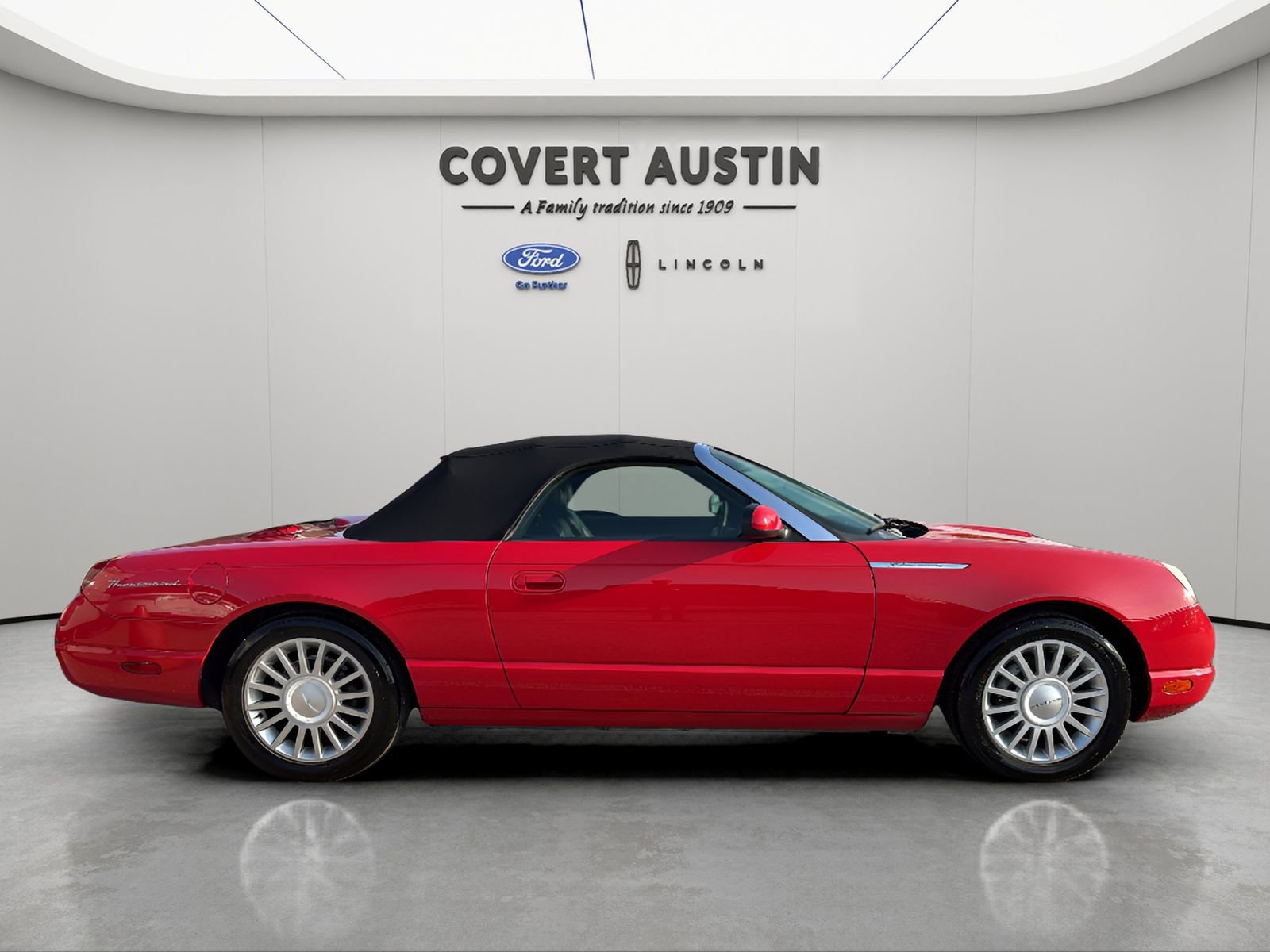 Used 2005 Ford Thunderbird image 6
