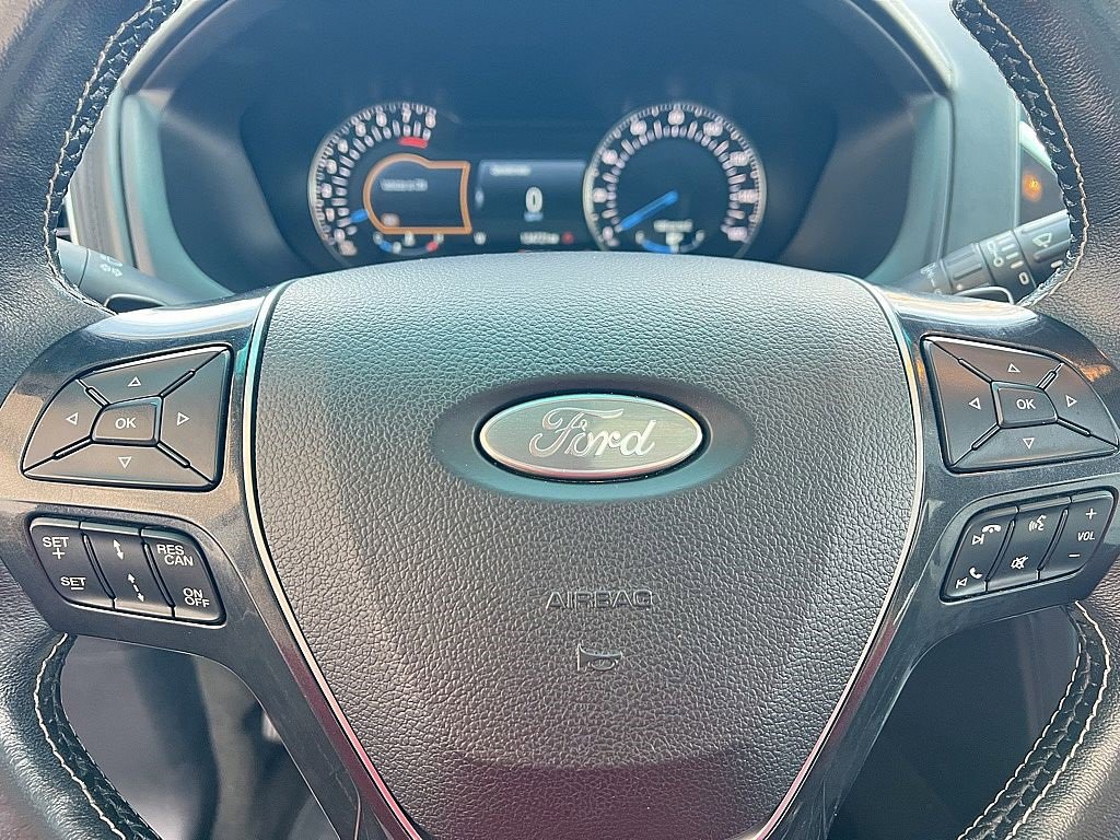 Used 2017 Ford Explorer Platinum image 14