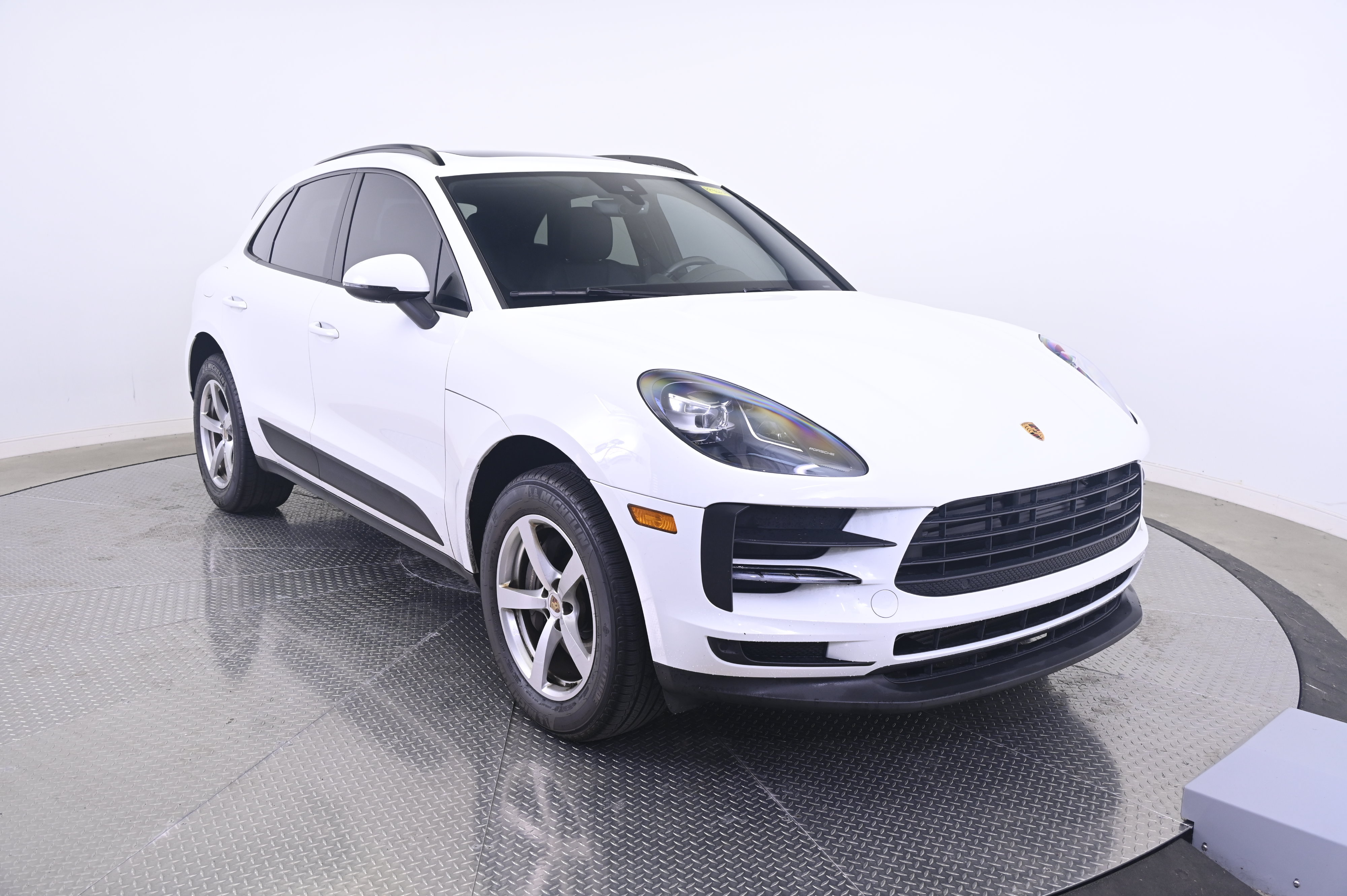 Used 2021 Porsche Macan AWD/4WD image 9