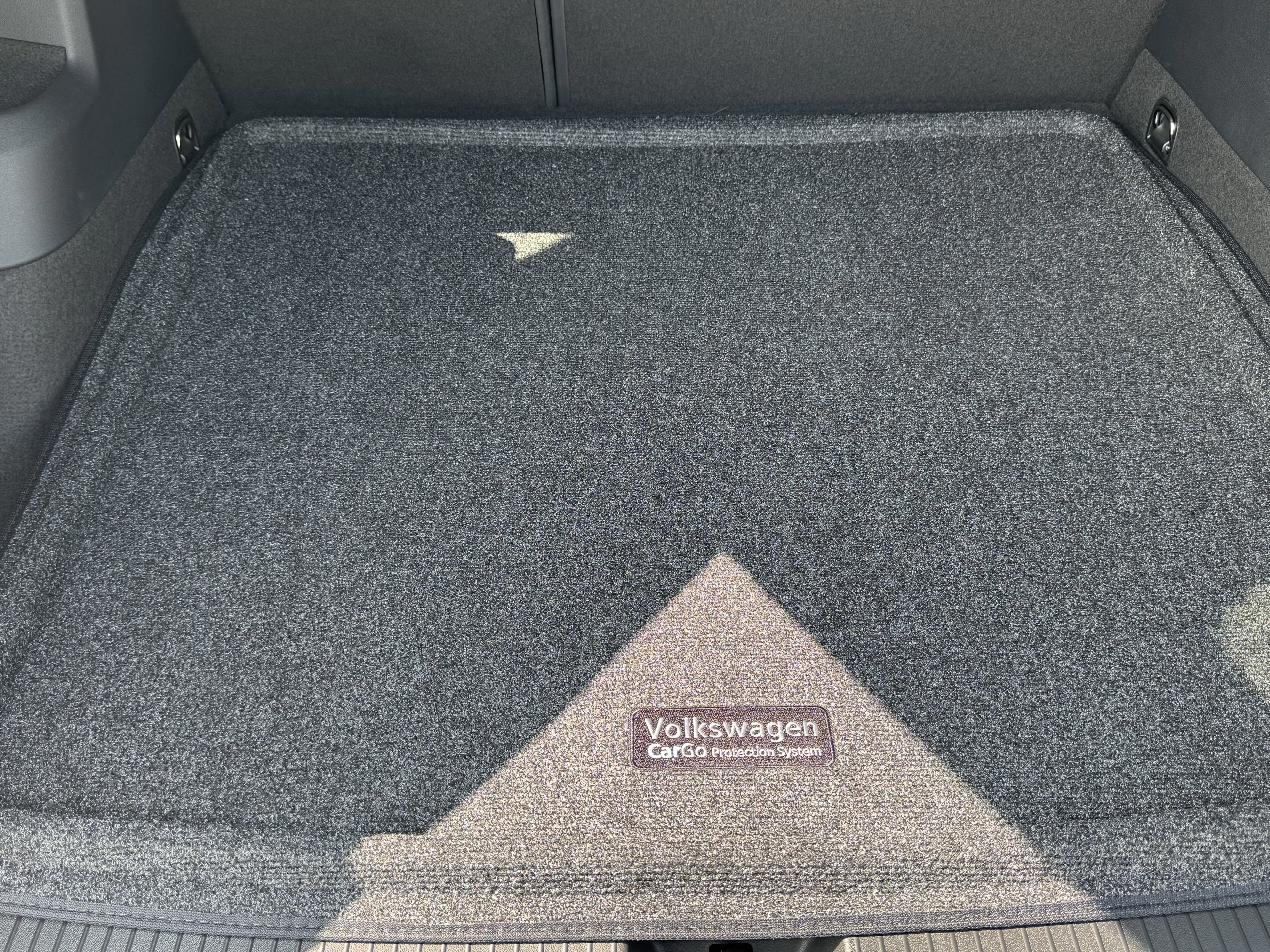 Certified 2026 Volkswagen Tiguan SE R-Line FWD image 50
