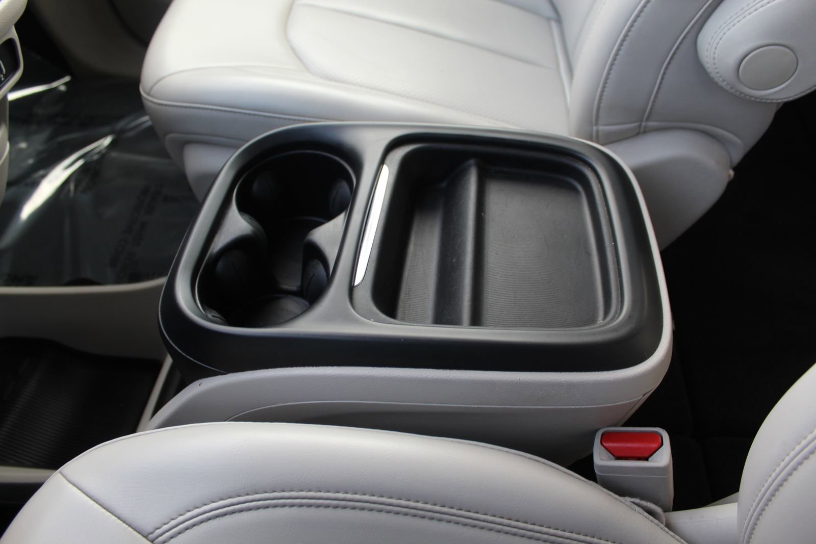 Used 2021 Chrysler Voyager Lxi image 20