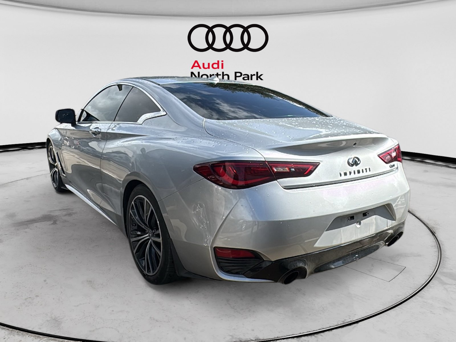 Used 2017 INFINITI Q60 3.0t w/ Premium Plus Package 3.0T RWD image 4