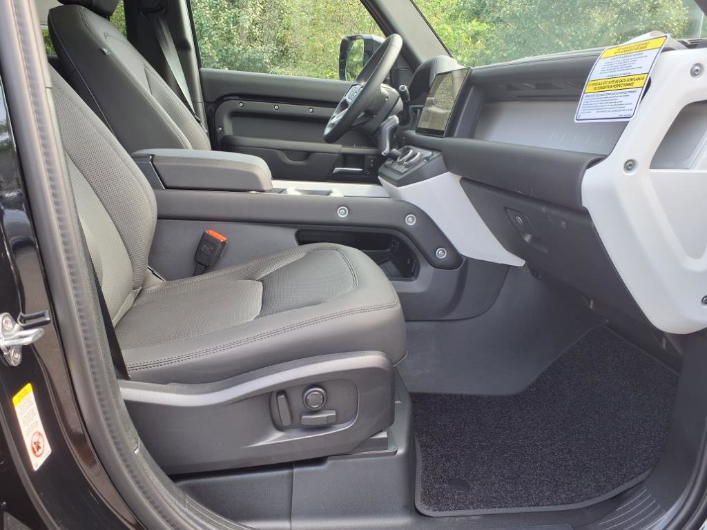 New 2025 Land Rover Defender 110 S image 3