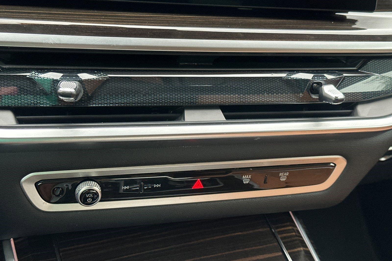 Certified 2025 BMW X7 xDrive40i image 27