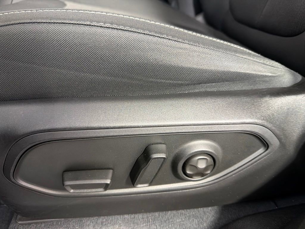 Certified 2023 Jeep Grand Cherokee Laredo w/ Luxury Tech Group I AWD/4WD image 21