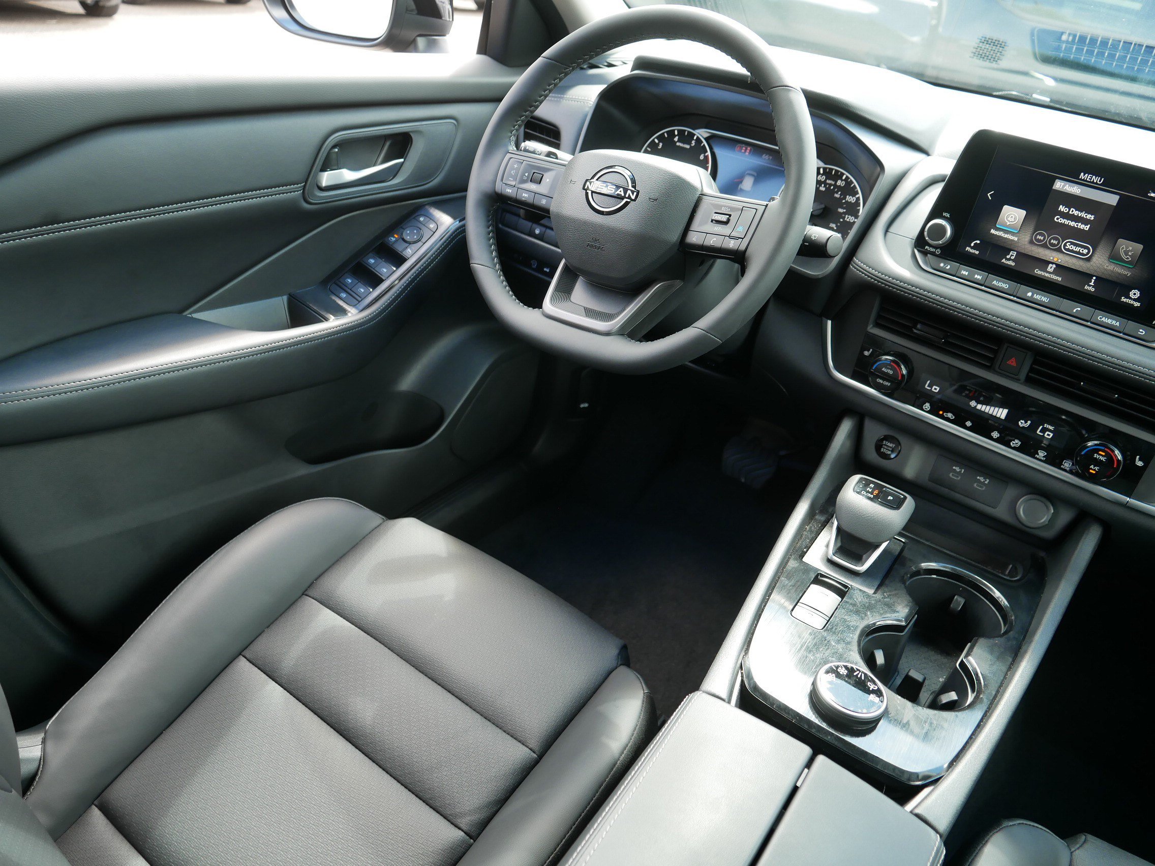 Certified 2026 Nissan Rogue Dark Armor AWD/4WD image 9