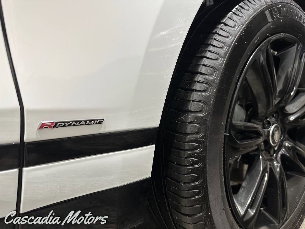 Used 2019 Land Rover Range Rover Velar R-Dynamic SE image 36