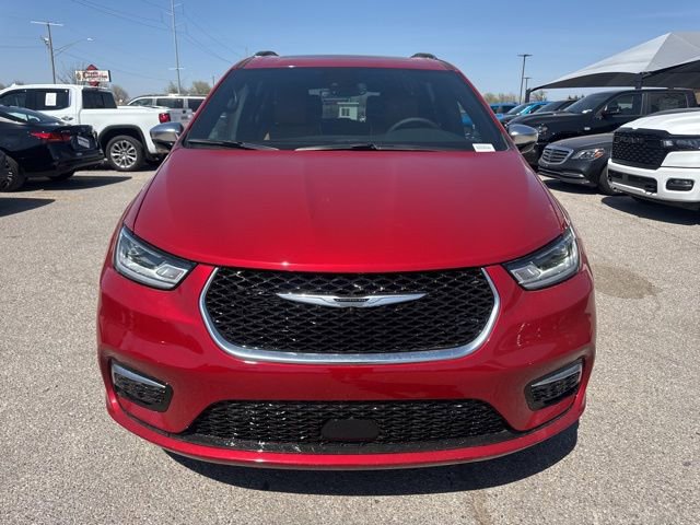 New 2026 Chrysler Pacifica Pinnacle image 2