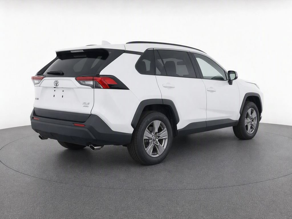 Used 2022 Toyota RAV4 XLE w/ Convenience Package AWD/4WD image 5