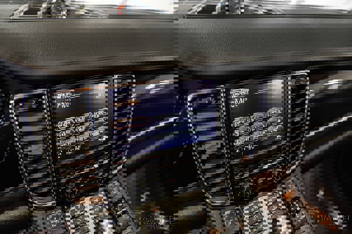 Used 2015 Porsche Panamera 4 image 28