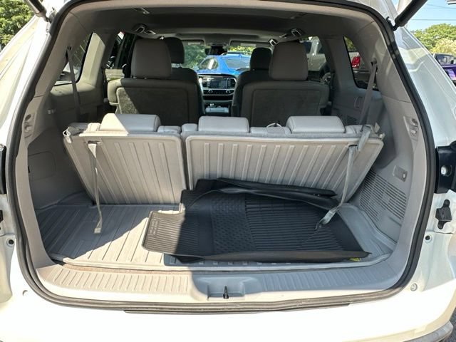Used 2019 Toyota Highlander XLE AWD/4WD image 14