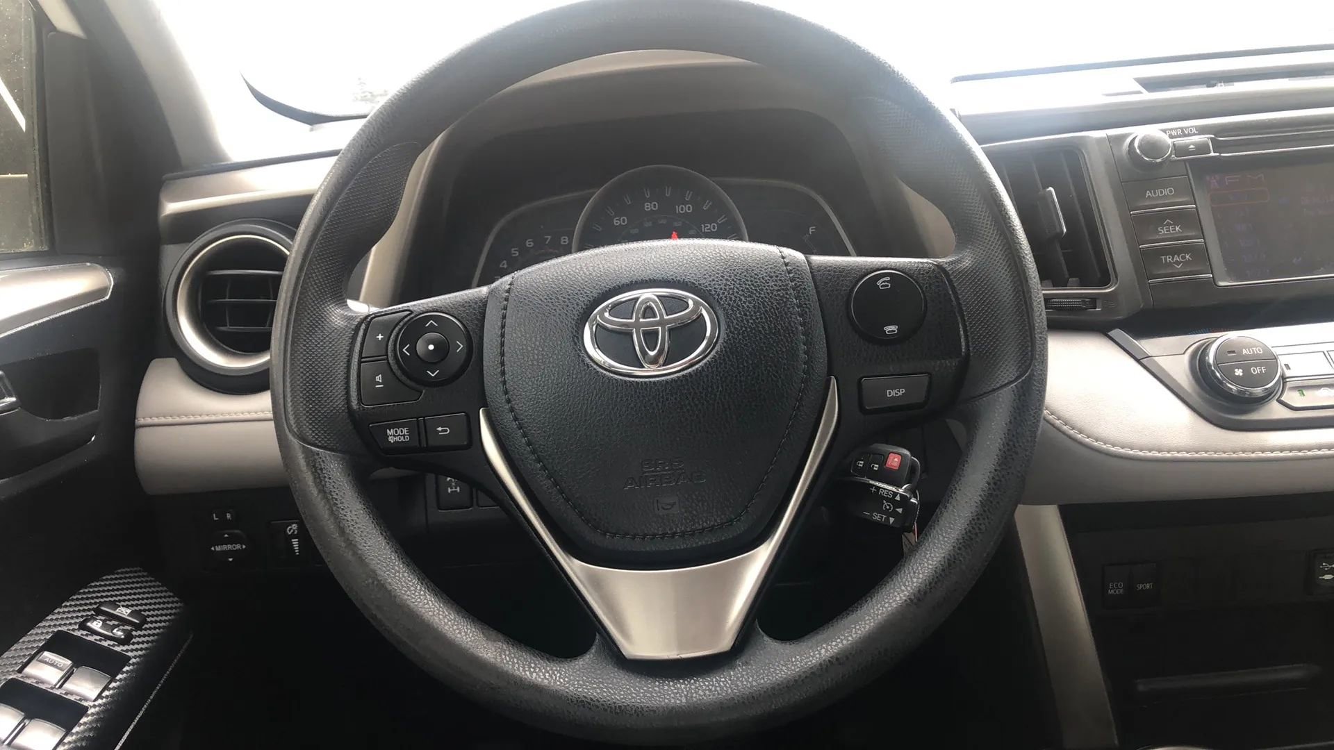 Used 2013 Toyota RAV4 XLE AWD/4WD image 17