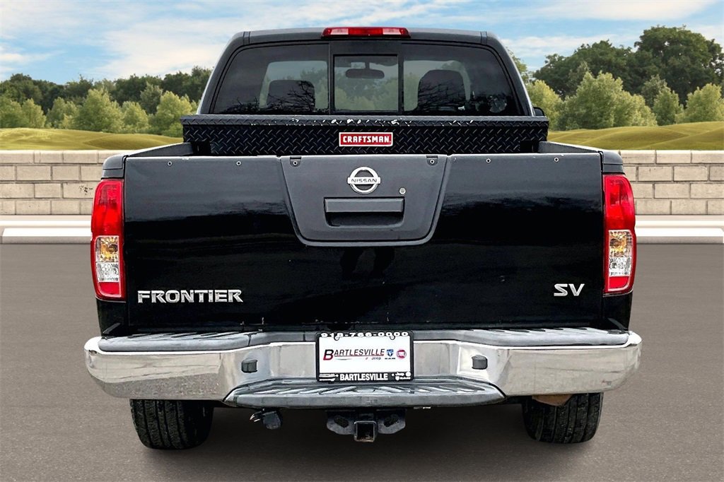 Used 2015 Nissan Frontier SV image 4
