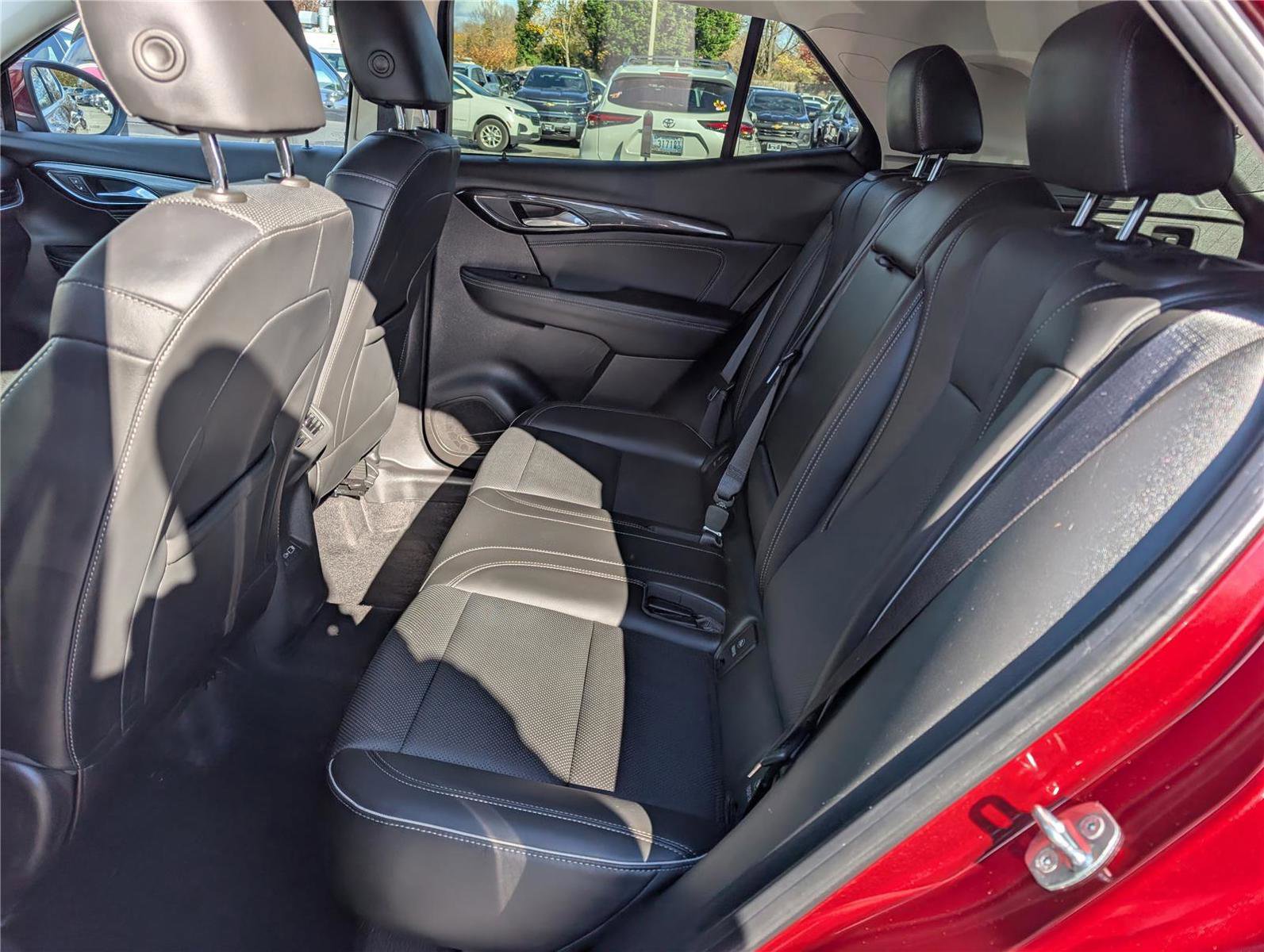 Used 2023 Buick Envision Essence image 15