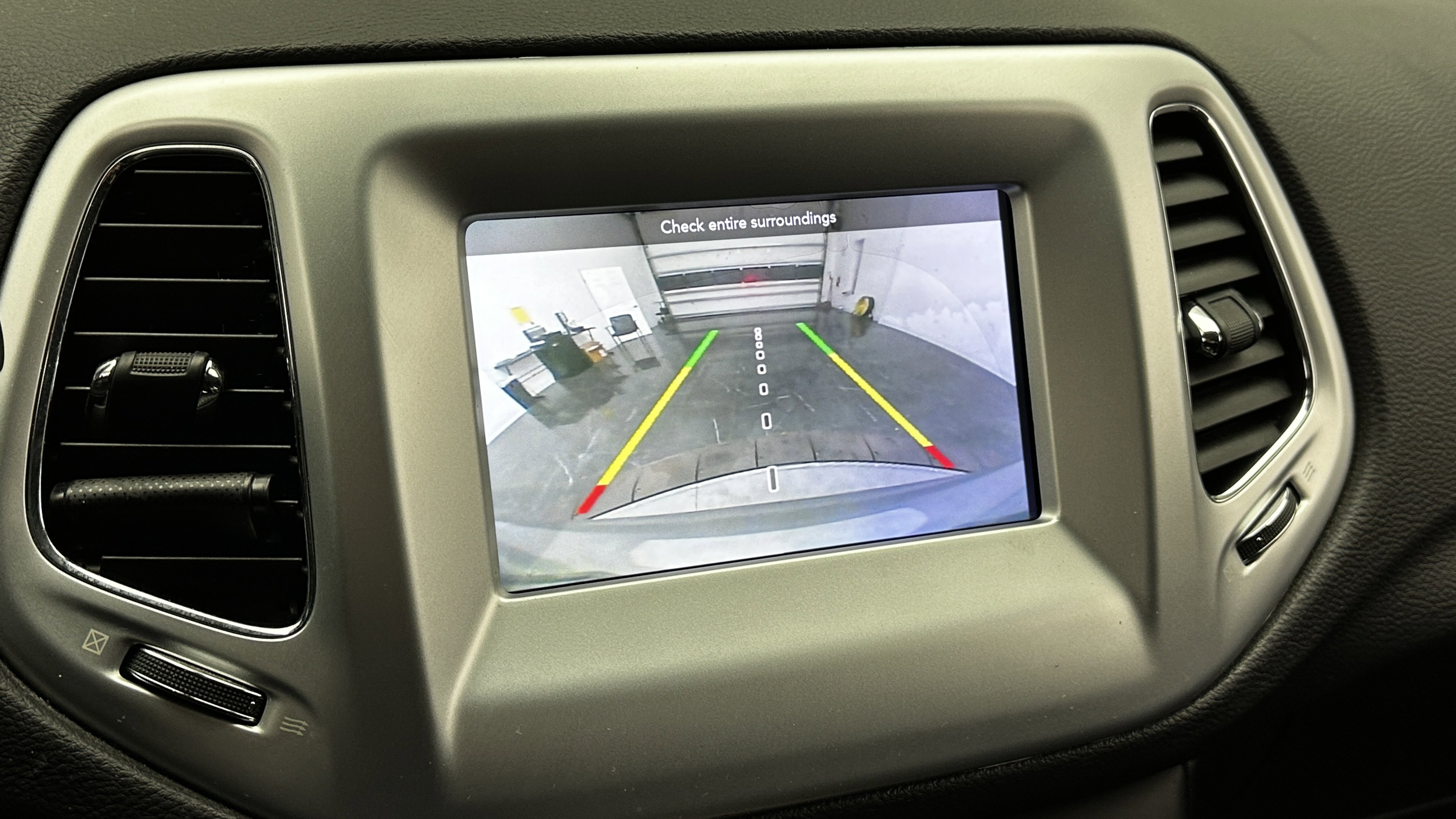 Used 2019 Jeep Compass Sport image 17