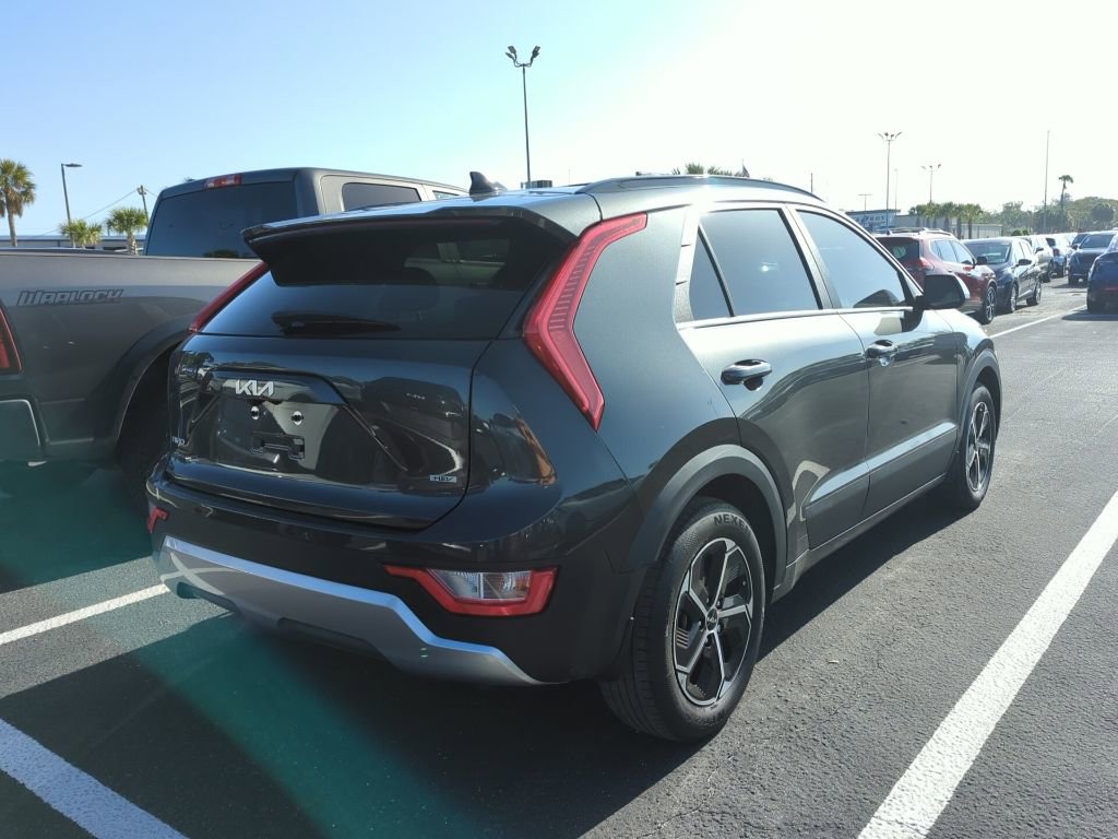 Certified 2024 Kia Niro LX image 11