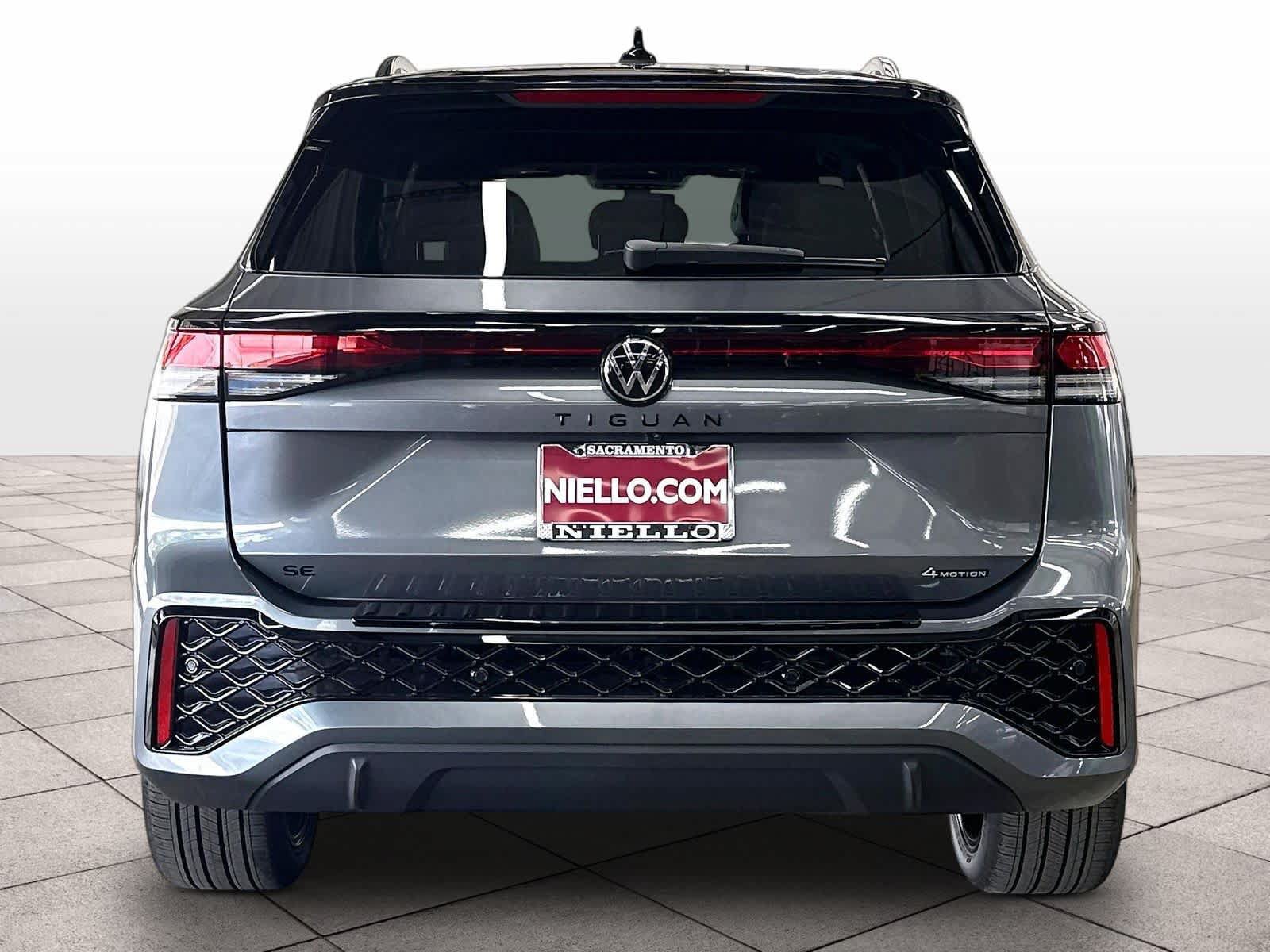 New 2026 Volkswagen Tiguan SE R-Line AWD/4WD image 4