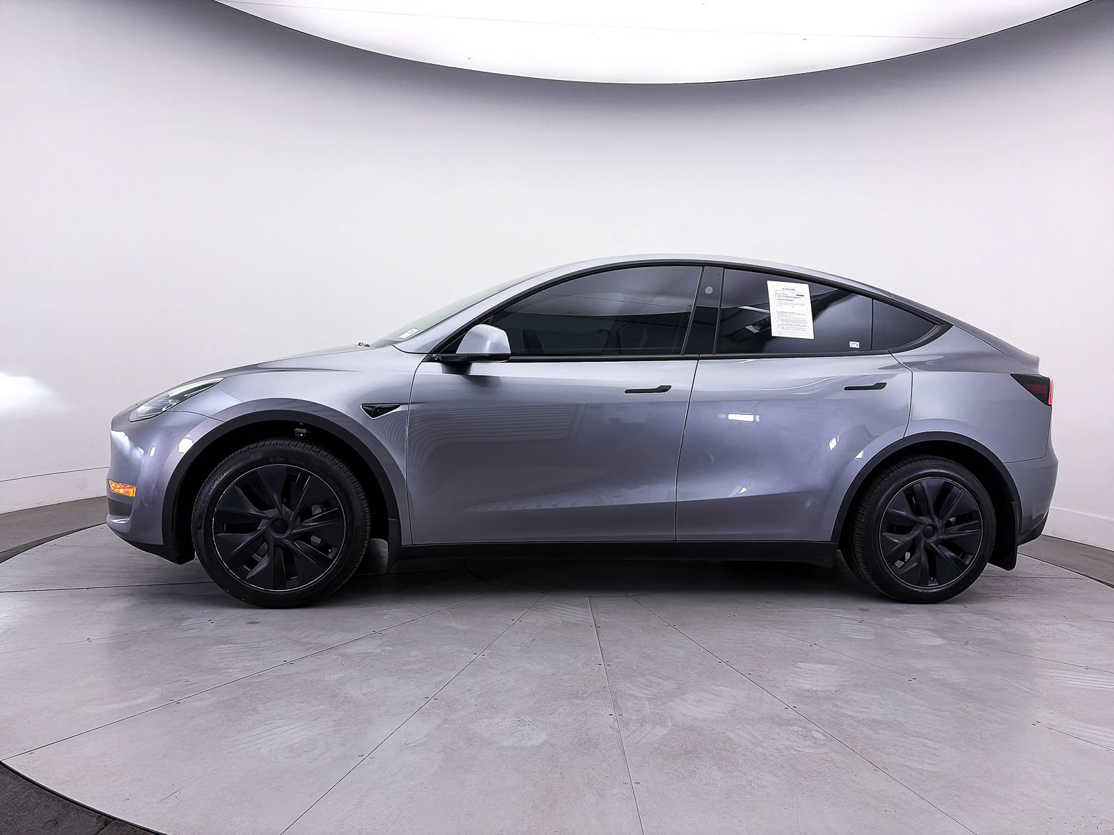 Used 2025 Tesla Model Y Long Range RWD image 37